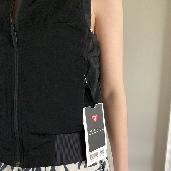 Lululemon Vest - size 2 - Picture 4 of 4